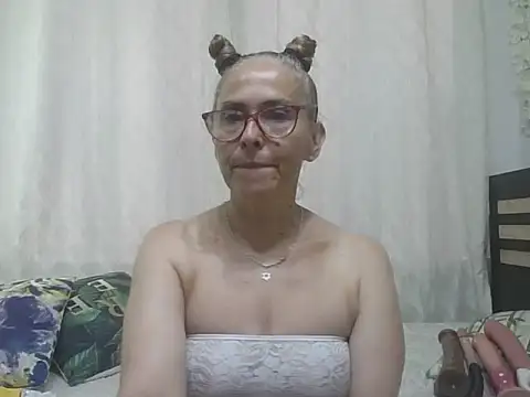 Snapshot of ZAMY1 chatting on 04-18-26, 10:10 ZAMY1 online show from 04-18-26, 10:10