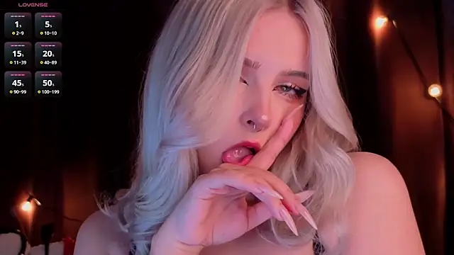 Snapshot of ShyniAlice chatting on 03-04-26, 04:53 ShyniAlice online show from 03-04-26, 04:53