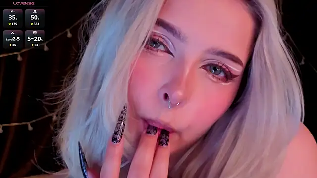 ShyniAlice online show from 06-07-26, 04:18