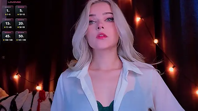 Snapshot of ShyniAlice chatting on 03-02-26, 04:24 ShyniAlice online show from 03-02-26, 04:24