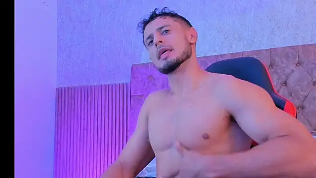 Snapshot of Adonys_Lewis_ chatting on 02-05-26, 09:05 Adonys Lewis online show from 02-05-26, 09:05