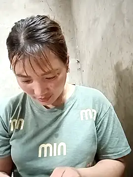 Snapshot of Nunaa2x chatting on 05-15-26, 02:48 Nunaa2x online show from 05-15-26, 02:48