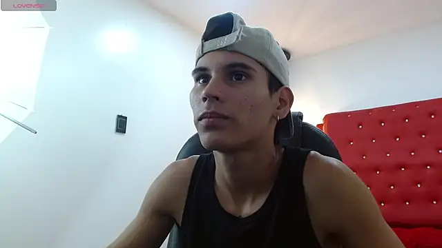 Snapshot of paullcb chatting on 01-13-26, 03:54 paullcb online show from 01-13-26, 03:54