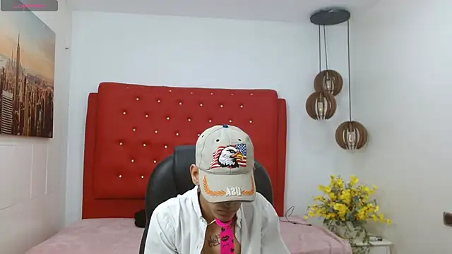 Snapshot of paullcb chatting on 01-14-26, 04:05 paullcb online show from 01-14-26, 04:05