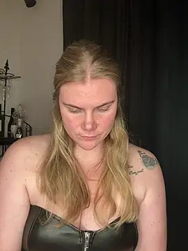 SexyBlondJoanna online show from 02-10-26, 07:35