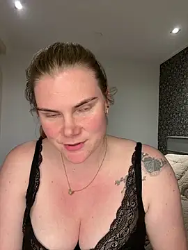 SexyBlondJoanna online show from 02-25-26, 09:58