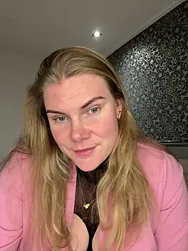 SexyBlondJoanna online show from 02-21-26, 05:59