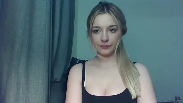 Snapshot of EvelineMagnetic chatting on 01-15-26, 04:10 EvelineMagnetic online show from 01-15-26, 04:10