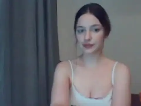 Snapshot of EvelineMagnetic chatting on 06-11-26, 08:06 EvelineMagnetic online show from 06-11-26, 08:06