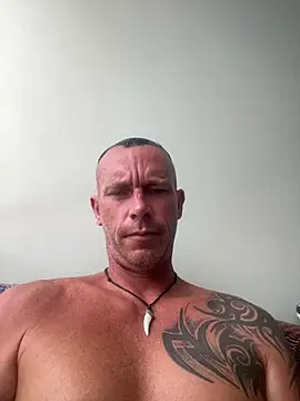 sexytony82 online show from 04-25-26, 05:21