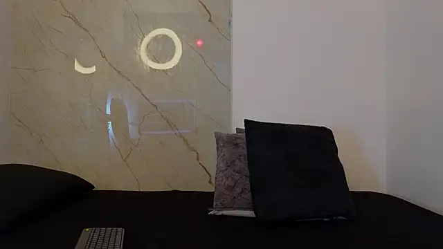 Snapshot of Laura_Miller1 chatting on 02-14-26, 08:31 Laura Miller1 online show from 02-14-26, 08:31