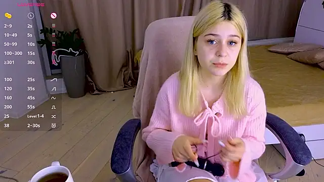 Snapshot of ApheliaStar chatting on 02-05-26, 04:03 ApheliaStar online show from 02-05-26, 04:03