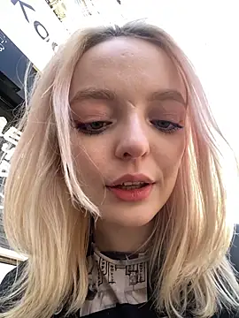 Snapshot of aka_Blonde chatting on 05-16-26, 10:36 aka Blonde online show from 05-16-26, 10:36