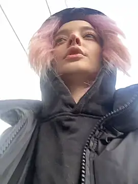 aka Blonde online show from 03-08-26, 10:51