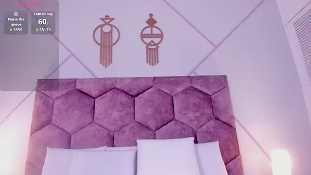 emily nova  online show from 04-07-26, 12:07