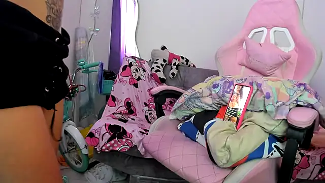 jenniferbodys online show from 04-11-26, 06:55