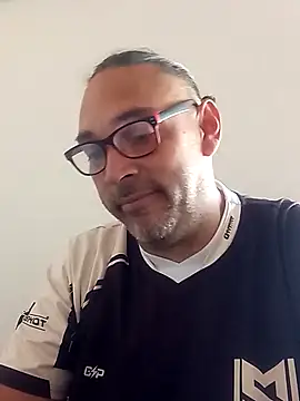 Snapshot of Big_vittollo chatting on 02-12-26, 02:28 Big vittollo online show from 02-12-26, 02:28