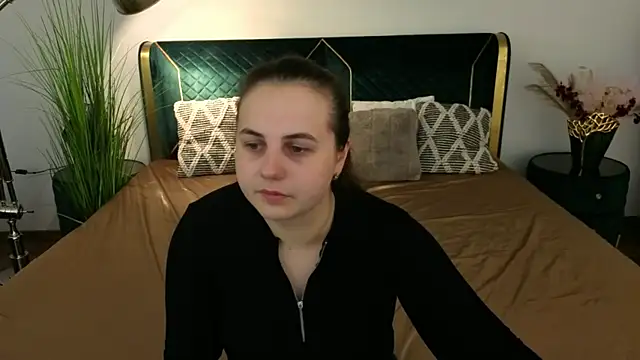 MikaFoxy online show from 04-02-26, 05:03