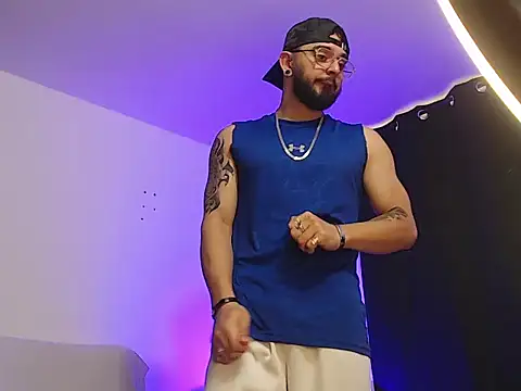 Snapshot of Axel_Stton chatting on 01-11-26, 01:51 Axel Stton online show from 01-11-26, 01:51