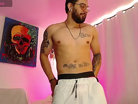 Snapshot of Axel_Stton chatting on 05-07-26, 01:03 Axel Stton online show from 05-07-26, 01:03