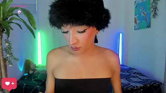 Snapshot of Naughty_Blue chatting on 07-26-26, 03:24 Naughty Blue online show from 07-26-26, 03:24