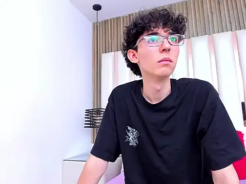 Snapshot of Syriussz chatting on 01-10-26, 07:31 Syriussz online show from 01-10-26, 07:31