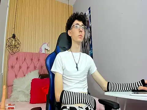 Syriussz online show from 02-16-26, 07:34