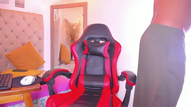 Snapshot of noah_sthone chatting on 06-17-26, 10:08 noah sthone online show from 06-17-26, 10:08