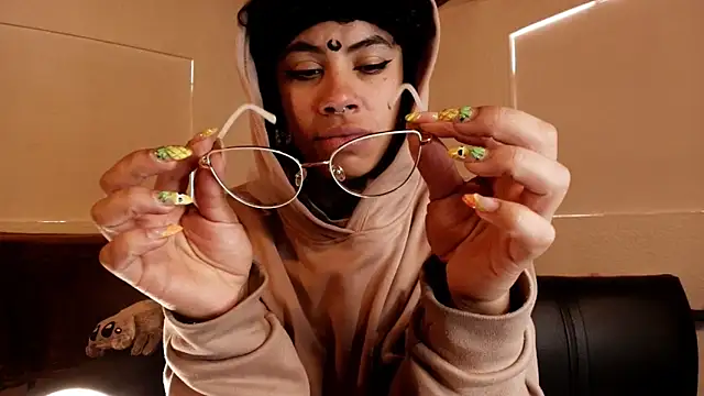 Snapshot of Canela_Osada_ chatting on 02-05-26, 04:14 Canela Osada online show from 02-05-26, 04:14