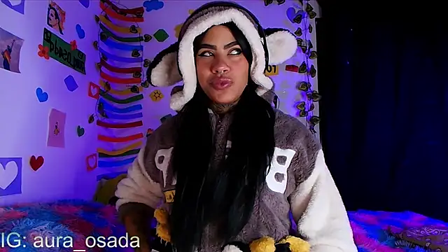 Snapshot of Canela_Osada_ chatting on 06-22-26, 10:23 Canela Osada online show from 06-22-26, 10:23