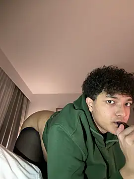 Snapshot of fiddyxx chatting on 06-29-26, 10:09 fiddyxx online show from 06-29-26, 10:09