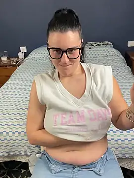 Alice Dan online show from 03-08-26, 09:40