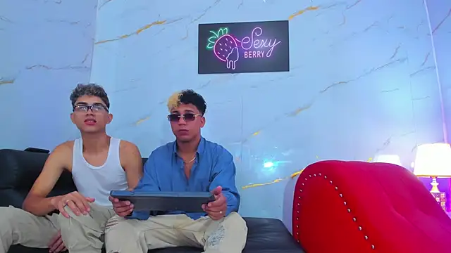 Roman cute online show from 01-15-26, 02:42