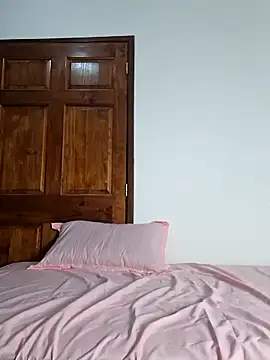 jade03  online show from 02-27-26, 08:52