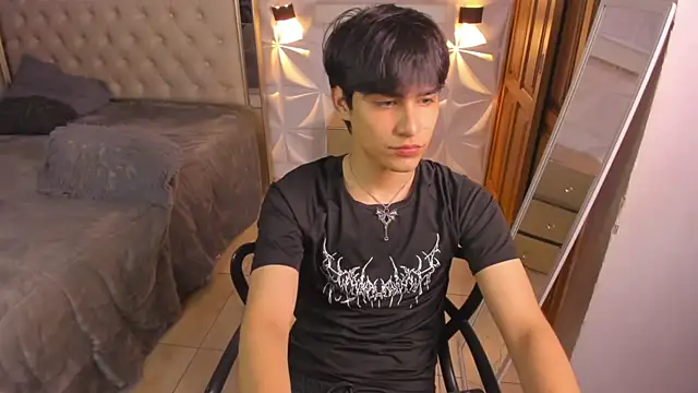 IamJuanJoc online show from 04-10-26, 03:57