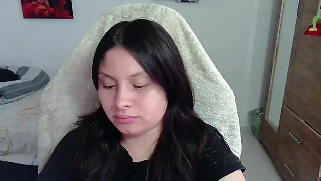Snapshot of yessica_gomez01 chatting on 05-11-26, 10:07 yessica gomez01 online show from 05-11-26, 10:07