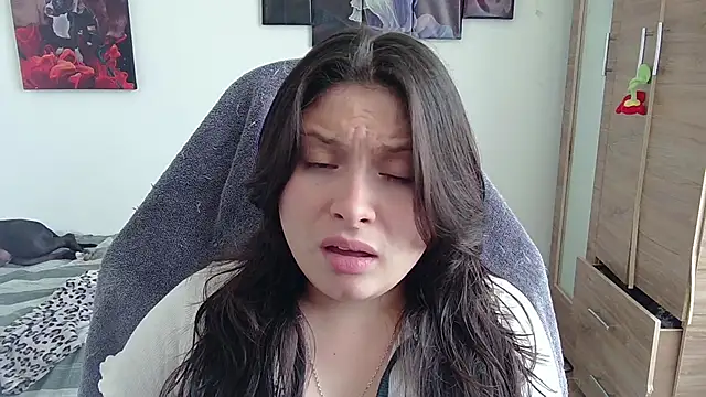 Snapshot of yessica_gomez01 chatting on 04-23-26, 07:26 yessica gomez01 online show from 04-23-26, 07:26
