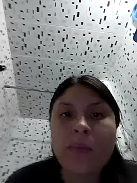 Snapshot of yessica_gomez01 chatting on 04-27-26, 07:56 yessica gomez01 online show from 04-27-26, 07:56