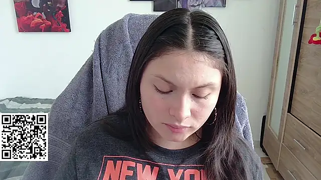 Snapshot of yessica_gomez01 chatting on 04-17-26, 06:55 yessica gomez01 online show from 04-17-26, 06:55