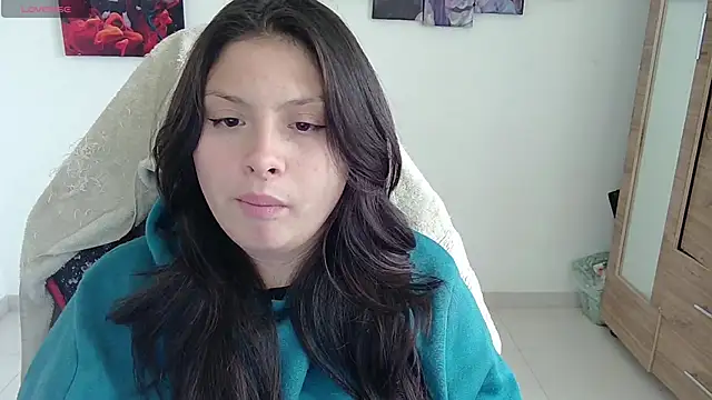 Snapshot of yessica_gomez01 chatting on 06-07-26, 07:19 yessica gomez01 online show from 06-07-26, 07:19