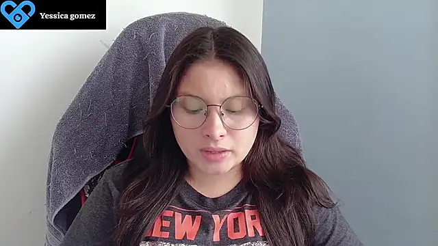 Snapshot of yessica_gomez01 chatting on 06-20-26, 05:51 yessica gomez01 online show from 06-20-26, 05:51