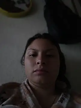 Snapshot of yessica_gomez01 chatting on 06-17-26, 01:21 yessica gomez01 online show from 06-17-26, 01:21