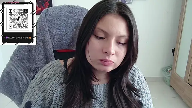 Snapshot of yessica_gomez01 chatting on 06-09-26, 08:32 yessica gomez01 online show from 06-09-26, 08:32