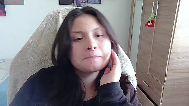 Snapshot of yessica_gomez01 chatting on 06-05-26, 08:47 yessica gomez01 online show from 06-05-26, 08:47