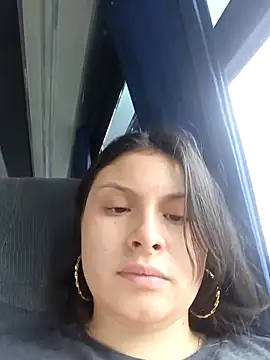 Snapshot of yessica_gomez01 chatting on 03-23-26, 06:08 yessica gomez01 online show from 03-23-26, 06:08