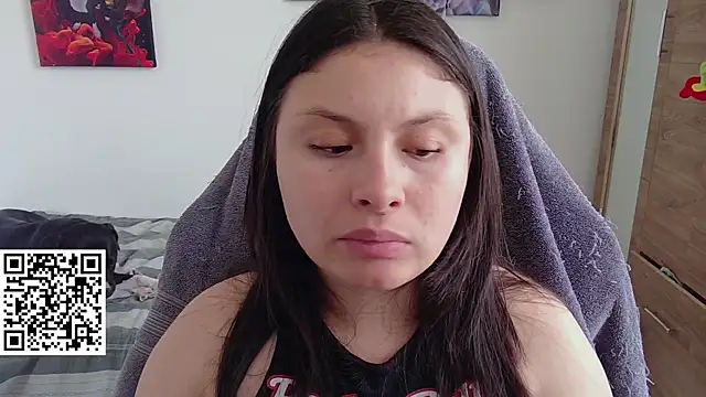 Snapshot of yessica_gomez01 chatting on 04-16-26, 06:52 yessica gomez01 online show from 04-16-26, 06:52