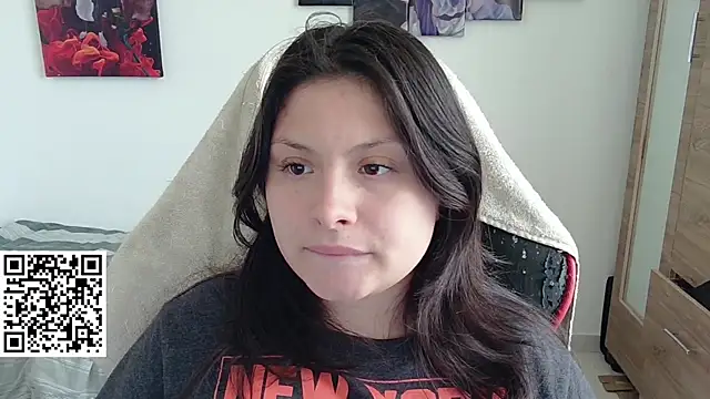 Snapshot of yessica_gomez01 chatting on 04-10-26, 08:38 yessica gomez01 online show from 04-10-26, 08:38