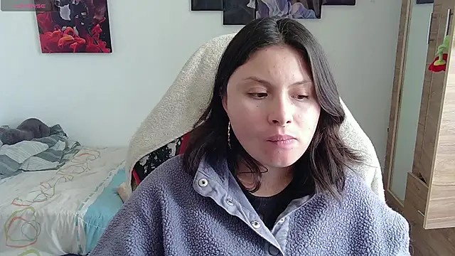 Snapshot of yessica_gomez01 chatting on 05-25-26, 08:18 yessica gomez01 online show from 05-25-26, 08:18