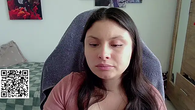 Snapshot of yessica_gomez01 chatting on 03-18-26, 08:43 yessica gomez01 online show from 03-18-26, 08:43