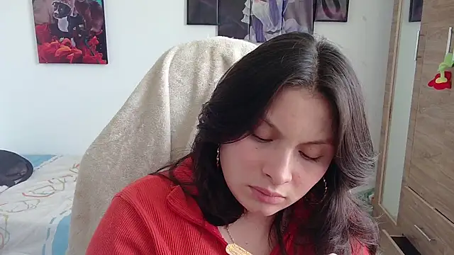 Snapshot of yessica_gomez01 chatting on 05-05-26, 08:23 yessica gomez01 online show from 05-05-26, 08:23